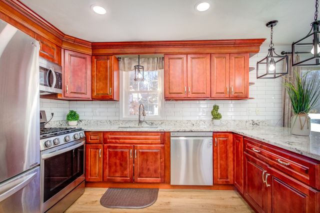 66 Victoria Ln, Templeton, MA 01468