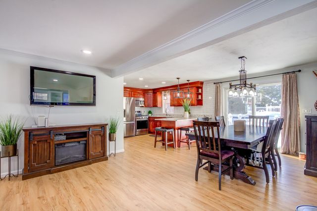 66 Victoria Ln, Templeton, MA 01468