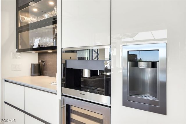 428 SW 39th AVE, Cape Coral, FL 33991