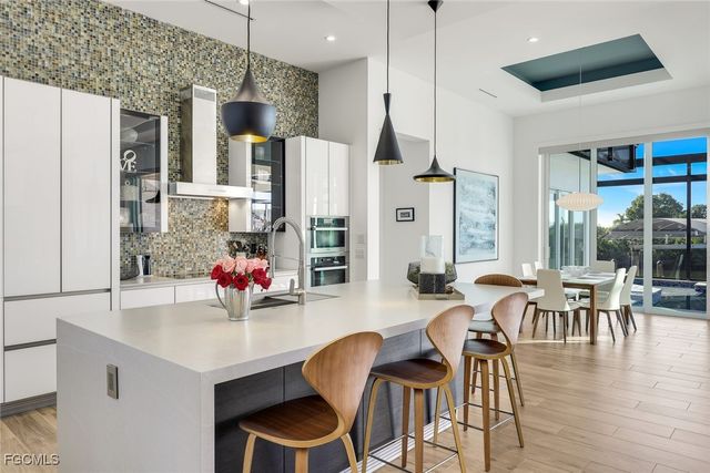 428 SW 39th AVE, Cape Coral, FL 33991