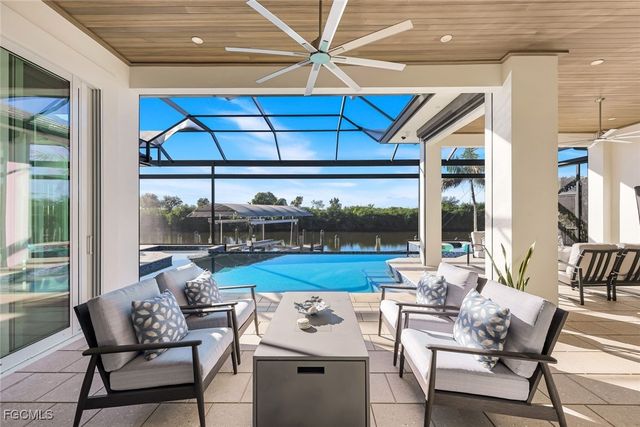 428 SW 39th AVE, Cape Coral, FL 33991