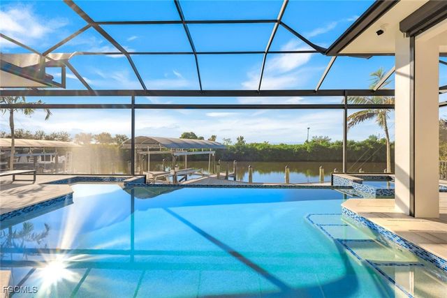 428 SW 39th AVE, Cape Coral, FL 33991