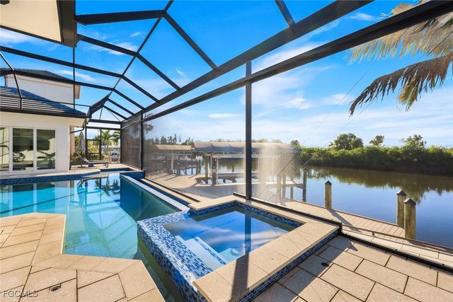 428 SW 39th AVE, Cape Coral, FL 33991