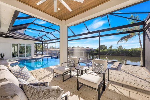 428 SW 39th AVE, Cape Coral, FL 33991