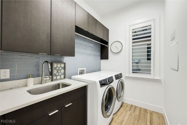 428 SW 39th AVE, Cape Coral, FL 33991