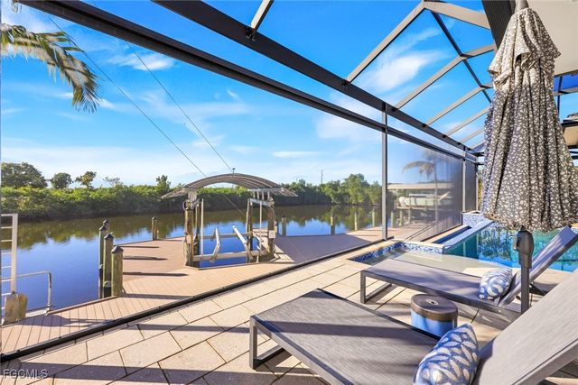 428 SW 39th AVE, Cape Coral, FL 33991