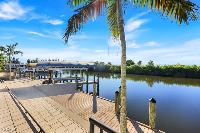 428 SW 39th AVE, Cape Coral, FL 33991