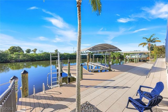 428 SW 39th AVE, Cape Coral, FL 33991