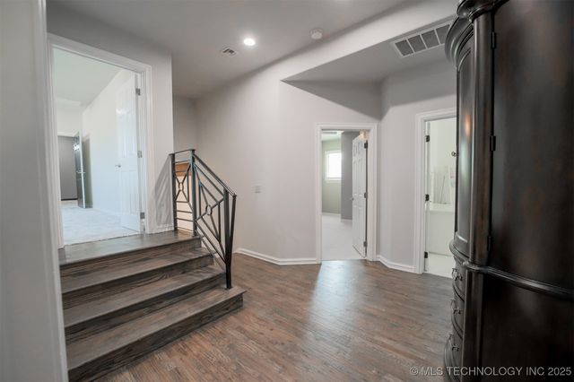 5716 W Austin Street, Broken Arrow, OK 74011