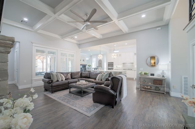 5716 W Austin Street, Broken Arrow, OK 74011