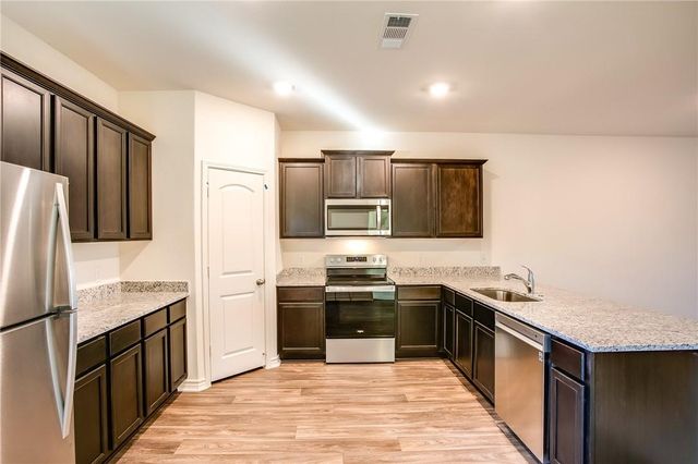 19024 Quiet Range DR, Elgin, TX 78621