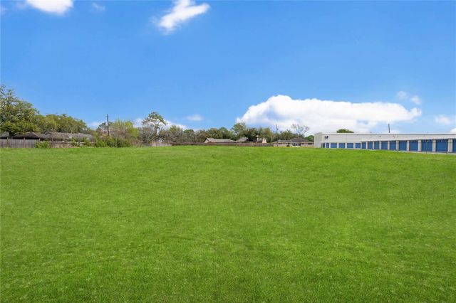 8905 Hinman Street, Houston, TX 77061
