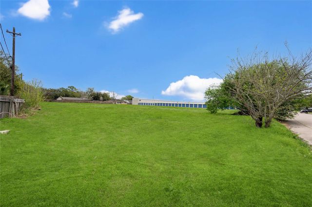 8905 Hinman Street, Houston, TX 77061