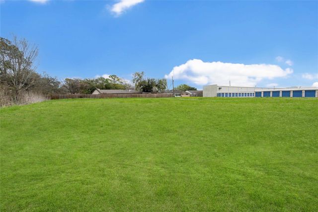 8905 Hinman Street, Houston, TX 77061
