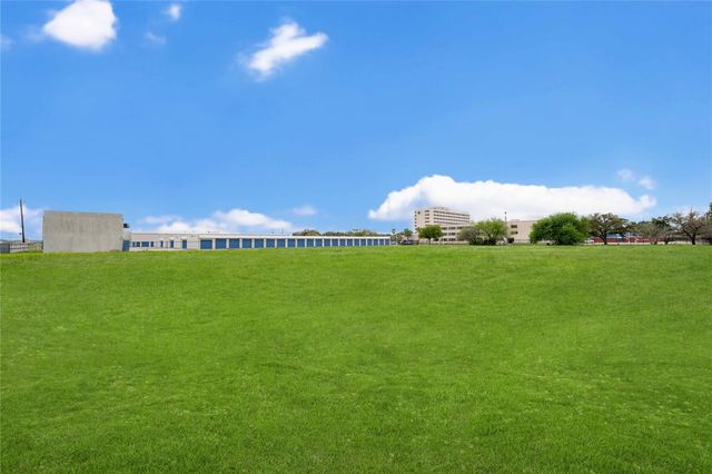 8905 Hinman Street, Houston, TX 77061
