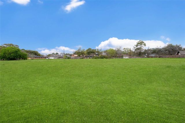 8905 Hinman Street, Houston, TX 77061