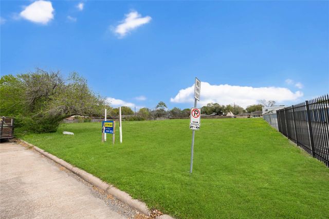8905 Hinman Street, Houston, TX 77061