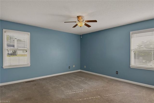 3709 Signet Drive, Winston-salem, NC 27101