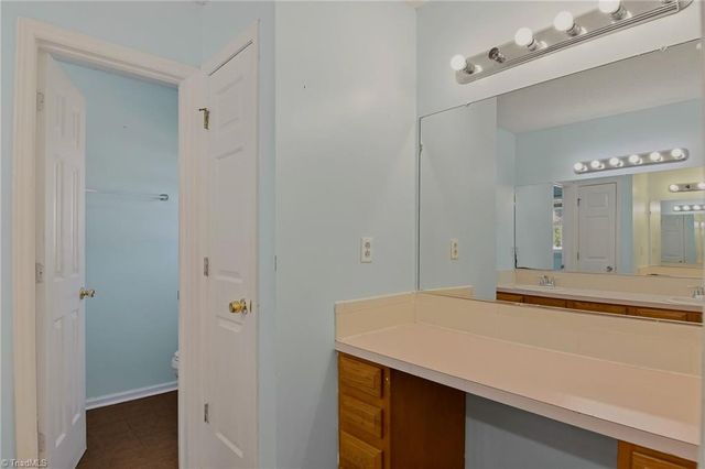 3709 Signet Drive, Winston-salem, NC 27101