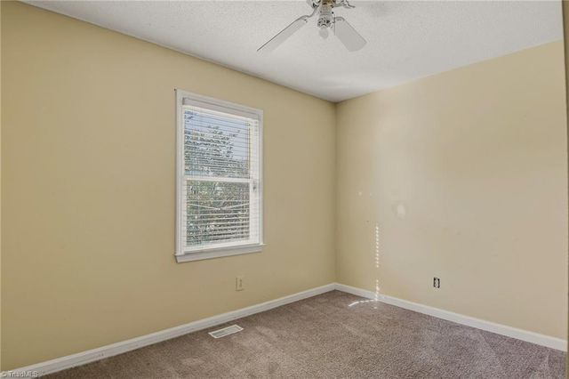 3709 Signet Drive, Winston-salem, NC 27101