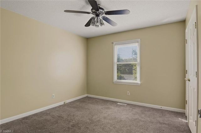 3709 Signet Drive, Winston-salem, NC 27101