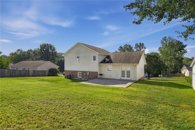 3709 Signet Drive, Winston-salem, NC 27101