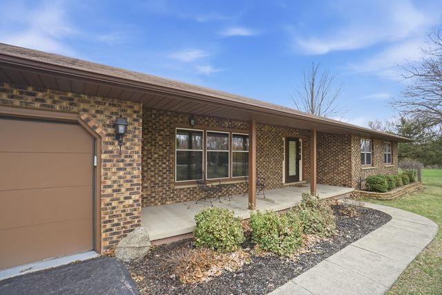 38679 N Pine Grove Avenue, Wadsworth, IL 60083