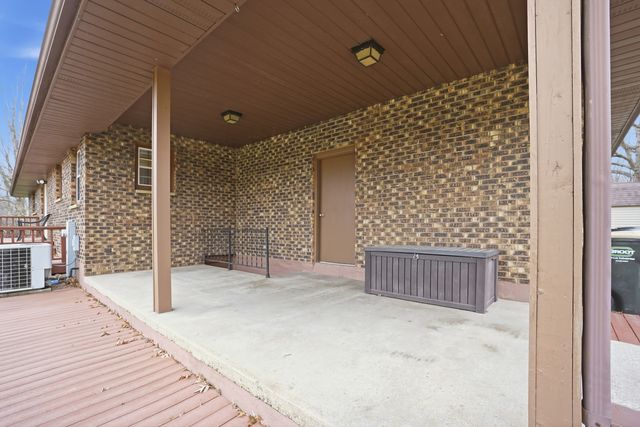 38679 N Pine Grove Avenue, Wadsworth, IL 60083