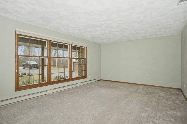 38679 N Pine Grove Avenue, Wadsworth, IL 60083