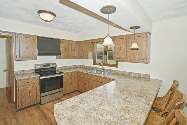 38679 N Pine Grove Avenue, Wadsworth, IL 60083