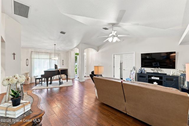 120 Nesbitt Street NE, Palm Bay, FL 32907