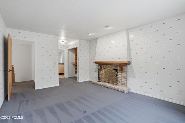 10 La Montagne Lane, Sandy, UT 84092