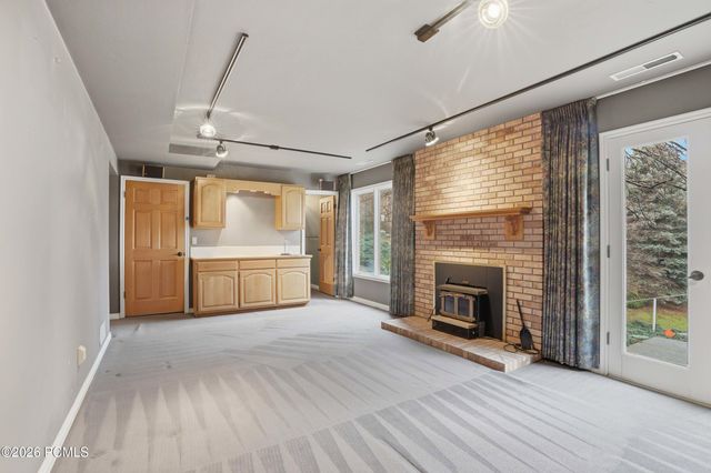 10 La Montagne Lane, Sandy, UT 84092