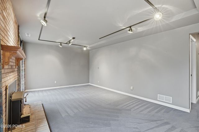 10 La Montagne Lane, Sandy, UT 84092