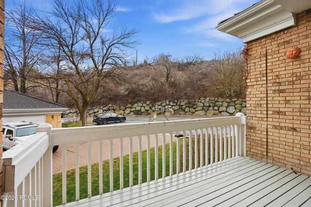 10 La Montagne Lane, Sandy, UT 84092