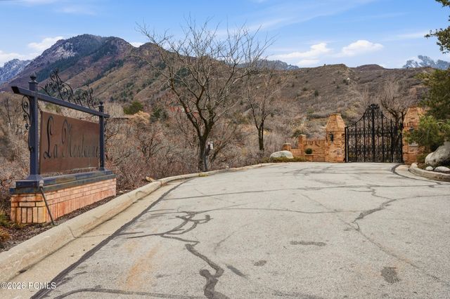 10 La Montagne Lane, Sandy, UT 84092