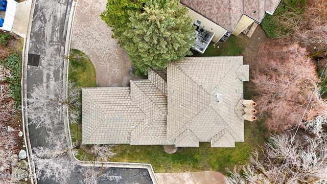 10 La Montagne Lane, Sandy, UT 84092