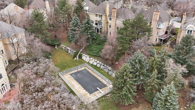 10 La Montagne Lane, Sandy, UT 84092