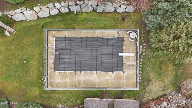 10 La Montagne Lane, Sandy, UT 84092