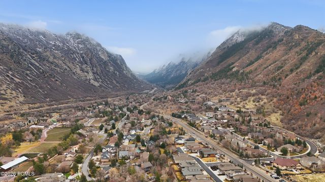 10 La Montagne Lane, Sandy, UT 84092