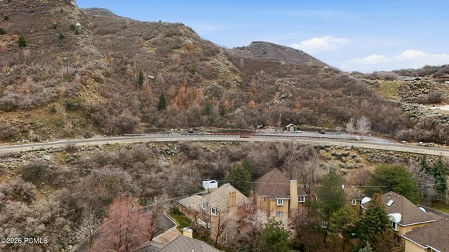 10 La Montagne Lane, Sandy, UT 84092