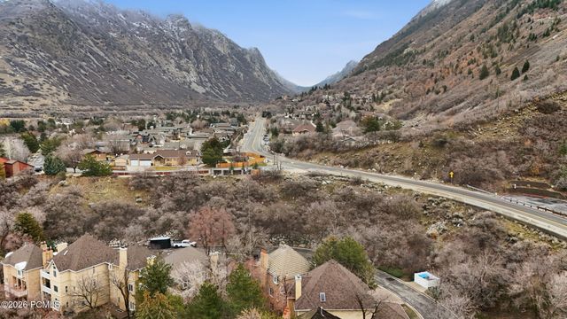 10 La Montagne Lane, Sandy, UT 84092