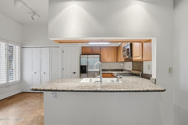 10 La Montagne Lane, Sandy, UT 84092