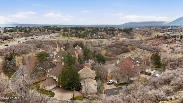 10 La Montagne Lane, Sandy, UT 84092