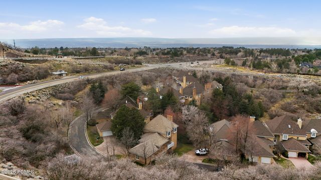 10 La Montagne Lane, Sandy, UT 84092