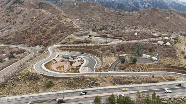 10 La Montagne Lane, Sandy, UT 84092