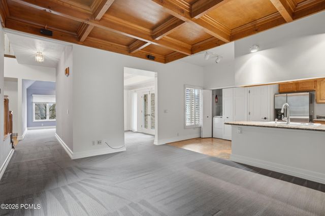 10 La Montagne Lane, Sandy, UT 84092