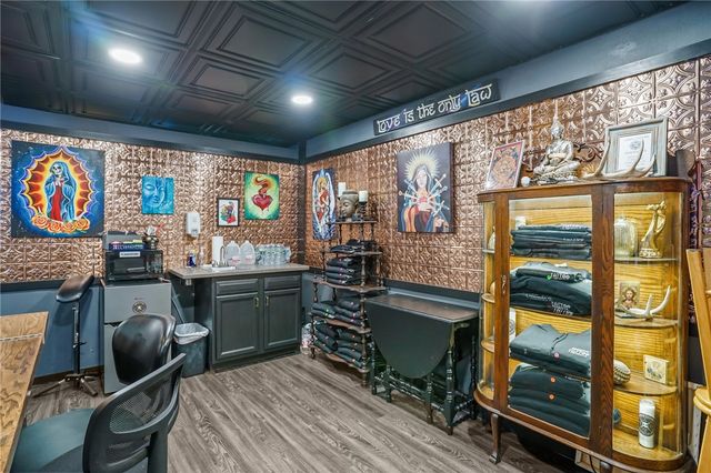 68 Taunton Avenue, East Providence, RI 02914