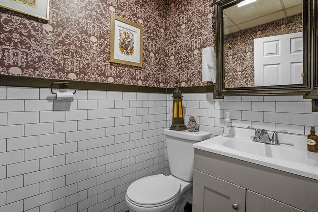 68 Taunton Avenue, East Providence, RI 02914