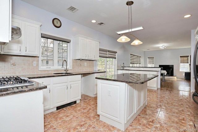 3 Polo Court, Suffern, NY 10901